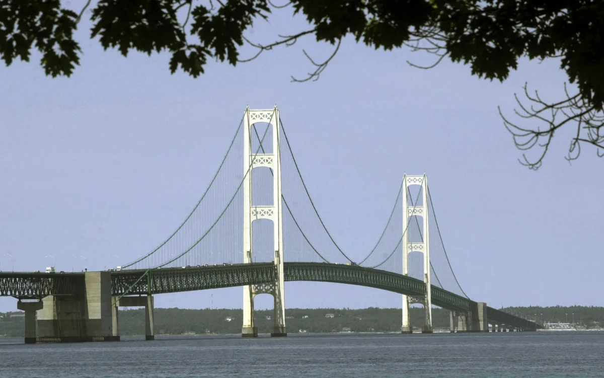 Mackinac Bridge temporarily closes after 2-vehicle accident; arrest made for felony reckless driving 1 Mackinac Bridge temporarily