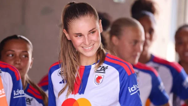 Mit Brand und Grohs: Lyon startet mit 8:0-Kantersieg 1 Mit Brand und Grohs: Lyon startet mit 8:0-Kantersieg