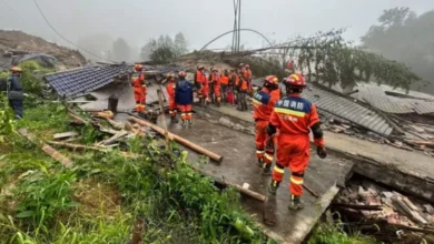 Mudslide kills 2
