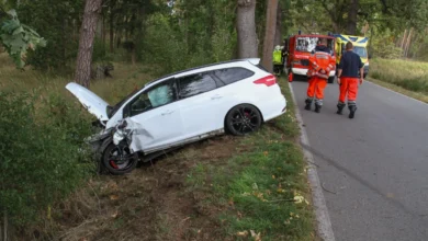 Mutter und Kind bei Autounfall nahe Waldow-Brand verletzt