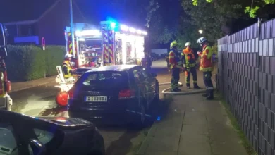 Nächtlicher Einsatz im Helmsweg: Brand in Hittfeld: Feuerwehr löscht Feuer in Garage 6 Nächtlicher Einsatz im Helmsweg: Brand in Hittfeld: Feuerwehr löscht Feuer in Garage