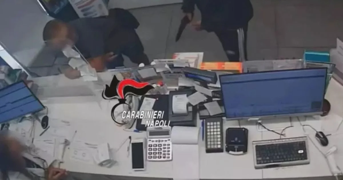 Napoli, rapina in farmacia, arrestato grazie ai tatuaggi