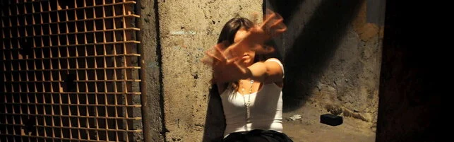 Napoli, sequestra e violenta per ore una ragazza conosciuta sui social: arrestato 26enne 1 Napoli, sequestra e violenta per ore una ragazza conosciuta sui social: arrestato 26enne