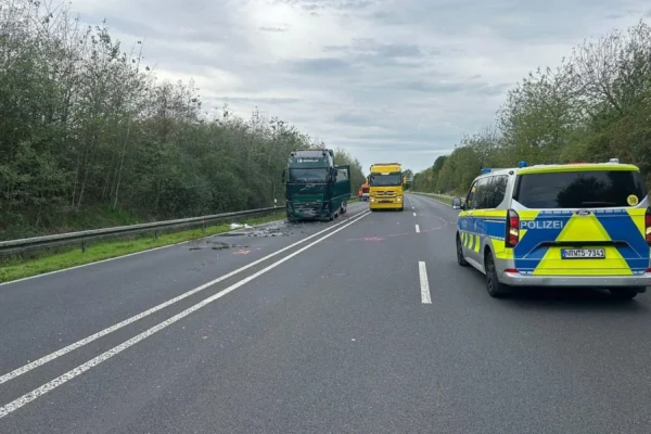 Die Unfallstelle auf der B56n bei Gangelt (Archiv), Feuerwehr Gangelt / Heiko Dreßen via