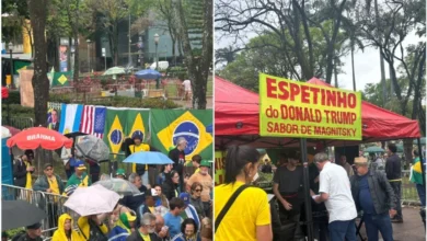 No dia da independência do Brasil, ato bolsonarista tem bandeira argentina e espetinho do Trump