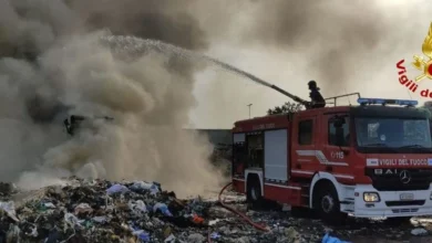Nuovo incendio nella discarica di Taverna del Re a Giugliano