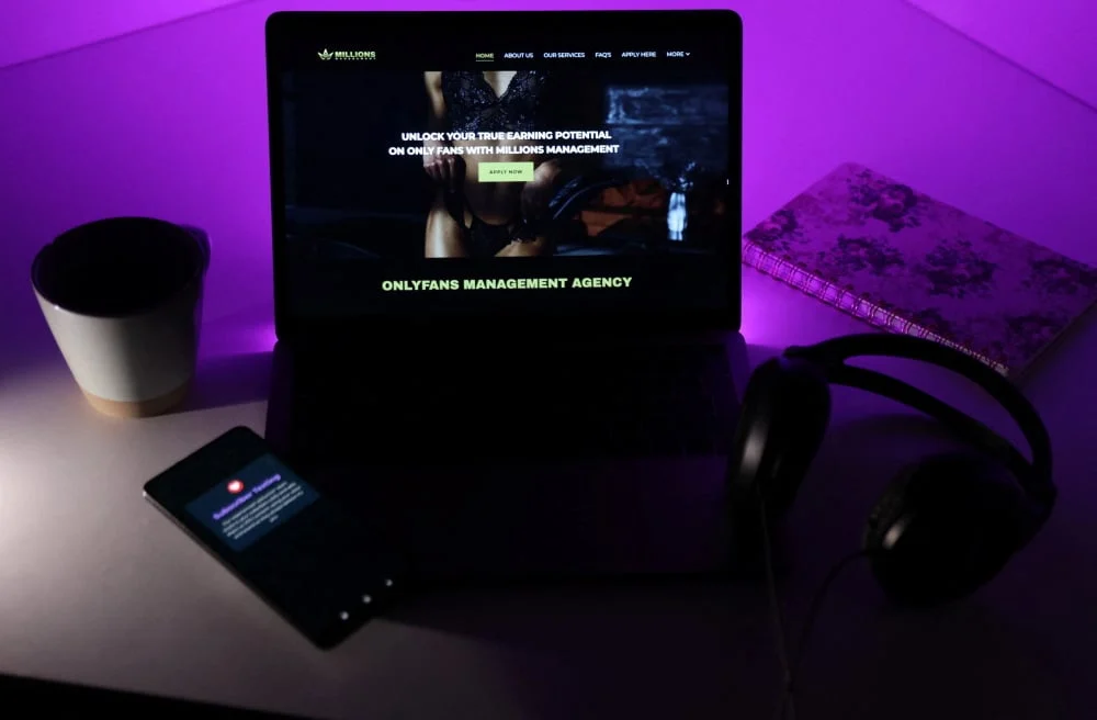 OnlyFans, 40 salariés et 8 milliards de dollars tirés de l'intimité en ligne