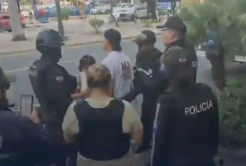 Operativo migratorio en Guayaquil deja tres procesos de deportación y una orden de captura 1 Operativo migratorio en Guayaquil deja tres procesos de deportación y una orden de captura