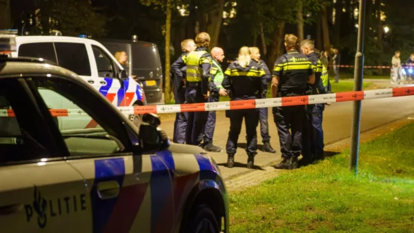 Overleden persoon aangetroffen in woning aan Koningin Emmalaan