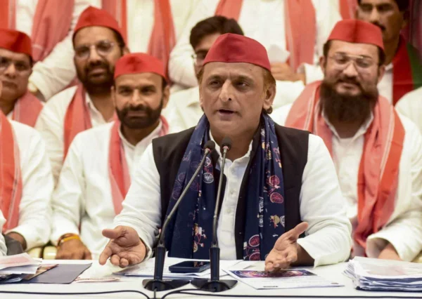 PDA में 'P' अब पिछड़ा नहीं, 'पंडित'! 1 PDA में 'P' अब पिछड़ा नहीं, 'पंडित'!