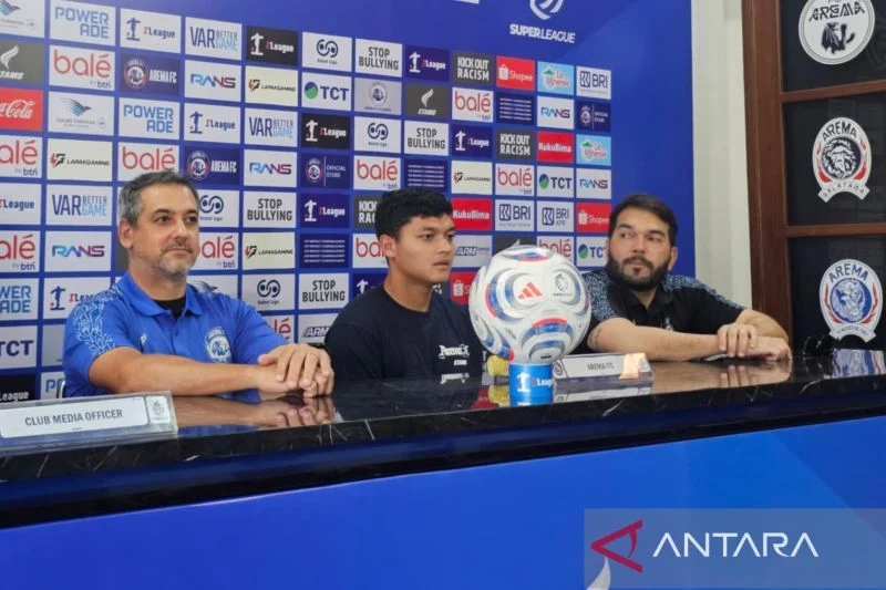 Pelatih Arema FC mewaspadai skema serangan balik Persik Kediri