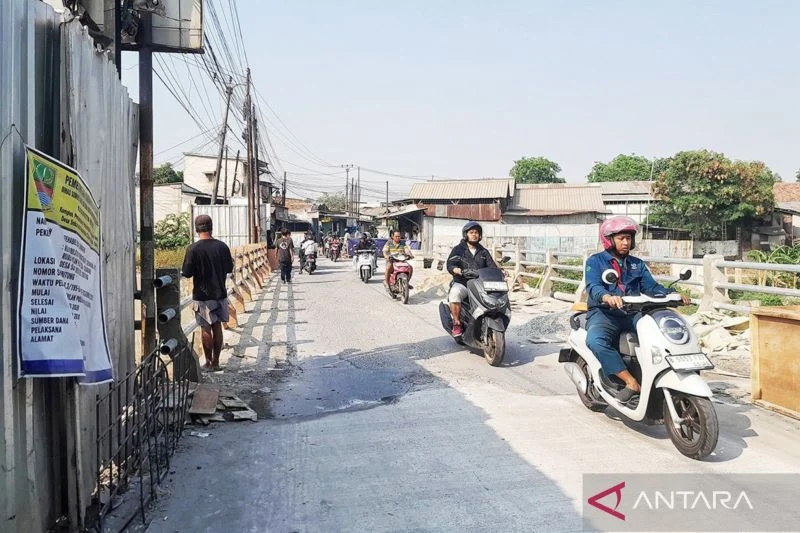 Pemkab Bekasi perbaiki Jembatan CBL tingkatkan kenyamanan pengendara 1 Pemkab Bekasi perbaiki Jembatan CBL tingkatkan kenyamanan pengendara