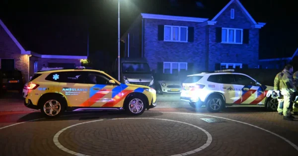 Persoon zwaargewond bij brand in appartementencomplex Broek op Langedijk [FOTO'S & VIDEO]
