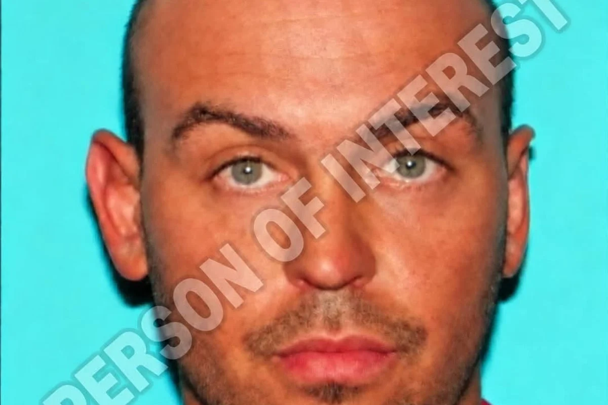 Manhunt launched after 4 killed and child wounded in Louisiana stabbing spree 1 Police Manhunt