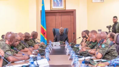 Publireportage | Crash de Kenge : Guy Kabombo convoque une réunion d’urgence du haut commandement militaire 3 Publireportage | Crash de Kenge : Guy Kabombo convoque une réunion d’urgence du haut commandement militaire