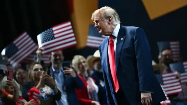 Republikeinen creëren rood schrikbeeld van blauwe Democraten