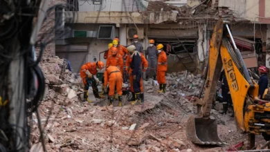 Rescatistas buscan a personas atrapadas tras un derrumbe que dejó 6 muertos en Nueva Delhi 4 Rescatistas buscan a personas atrapadas tras un derrumbe que dejó 6 muertos en Nueva Delhi