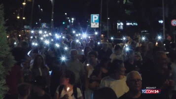 Roma, i residenti scendono in piazza contro le occupazioni abusive 3 Roma, i residenti scendono in piazza contro le occupazioni abusive