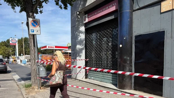 Rozzano, boato nella notte: fallito l’assalto al bancomat del Montepaschi