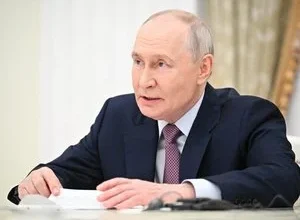 Russie : Vladimir Poutine serre la vis, le maître du Kremlin signe un décret pour limiter les sorties d'argent