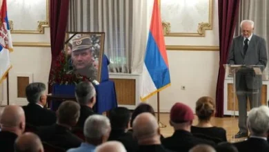 Serbien: Hohe Regierungsmitglieder bei Gedenkzeremonie für Kriegsverbrecher Ratko Mladić