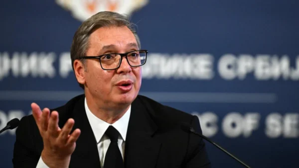 Serbiens Präsident Vucic tritt zurück