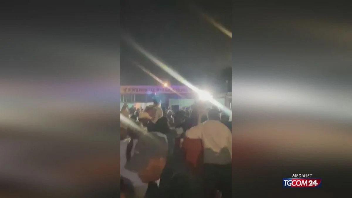 Sparatoria in Sudafrica: l'irruzione e gli spari nel locale