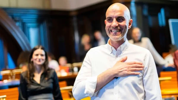 Stichwahlen in Niedersachsen: Grüner Onay gewinnt in Hannover, SPD verliert Oldenburg 1 Stichwahlen in Niedersachsen: Grüner Onay gewinnt in Hannover, SPD verliert Oldenburg
