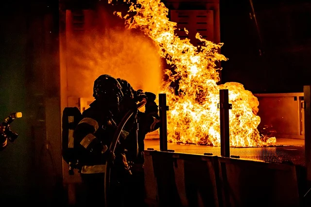 Strasbourg : un pompier et un habitant grièvement blessés dans un incendie