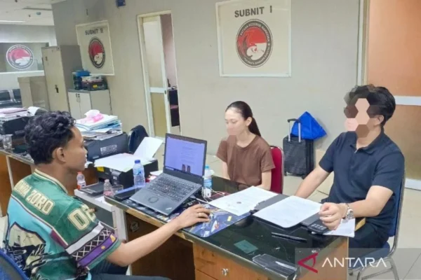 Terpopuler: Jule ditangkap hingga Nusron mundur dari pengurus Golkar