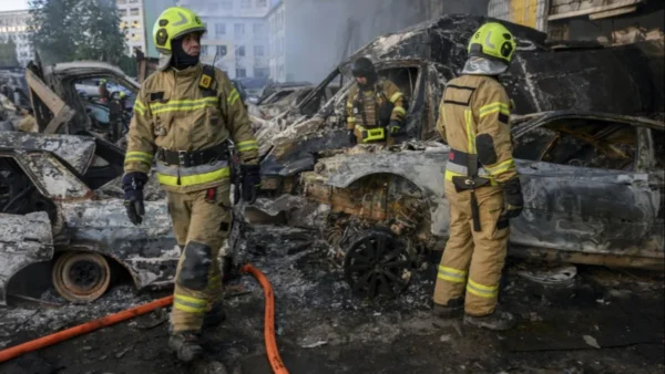 Tote nach russischen Angriffen in mehreren Regionen der Ukraine 1 Tote nach russischen Angriffen in mehreren Regionen der Ukraine