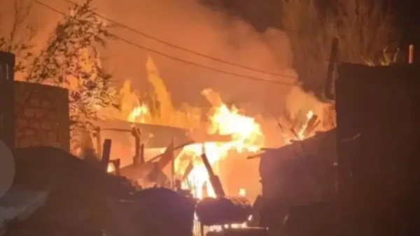 Tragedia en Añelo: un incendio destruyó una casilla y encontraron un hombre muerto en su interior
