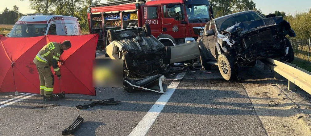 Tragiczny wypadek na obwodnicy. Ford zjechał na przeciwległy pas. W środku 5-letnie dziecko 1 Tragiczny wypadek na obwodnicy. Ford zjechał na przeciwległy pas. W środku 5-letnie dziecko
