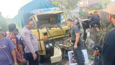 Truk Rem Blong Terjang Hajatan Nikah di Lumajang, 2 Tewas