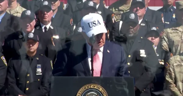 Trump defende guerra contra o Irã em homenagem a heróis do 11 de setembro