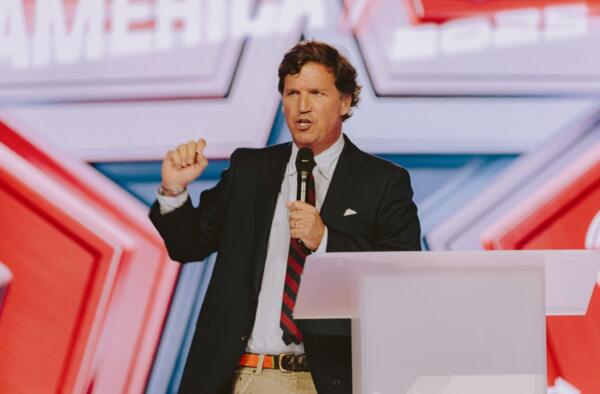 Tucker Carlson Says Greg Abbott About to Lose in Texas: What Polls Show 1 Tucker Carlson Greg