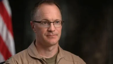 Un aviador estadounidense rescatado de Irán comparte su increíble historia de supervivencia con ’60 Minutes’: ‘Lo más aterrador que he visto en mi vida’