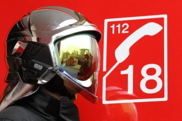Un garage de 40 m² détruit par le feu mais la maison préservée grâce aux pompiers