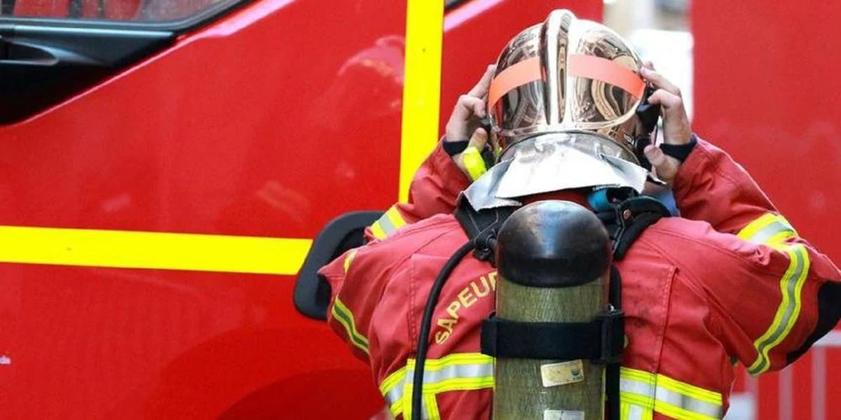 Un pompier blessé en intervention en Dordogne suite à un effondrement pendant l’incendie d’une grange 1 Un pompier blessé en intervention en Dordogne suite à un effondrement pendant l’incendie d’une grange