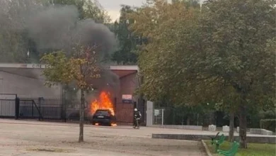 Un véhicule a été PROJETÉ sur les grilles du collège-lycée Émile Zola de Wattrelos avant d’être INCENDIÉ ce matin.