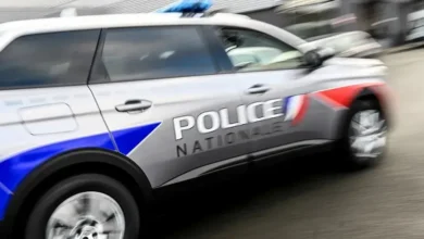 Une femme de 93 ans retrouvée morte à son domicile après des alertes du voisinage, un homme d'une trentaine d'années
