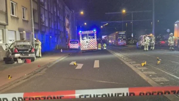 Unfälle: Straßenbahn in Köln erfasst Auto - ein Mann stirbt