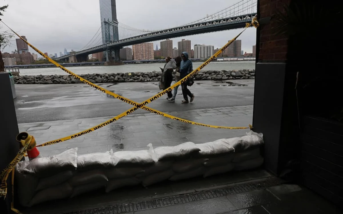 Usa, allerta per tempesta sulla costa Est: un morto a New York