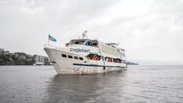Veerboot zinkt in de nacht in Congo, zeker 41 doden en 49 vermisten 1 Veerboot zinkt in de nacht in Congo, zeker 41 doden en 49 vermisten