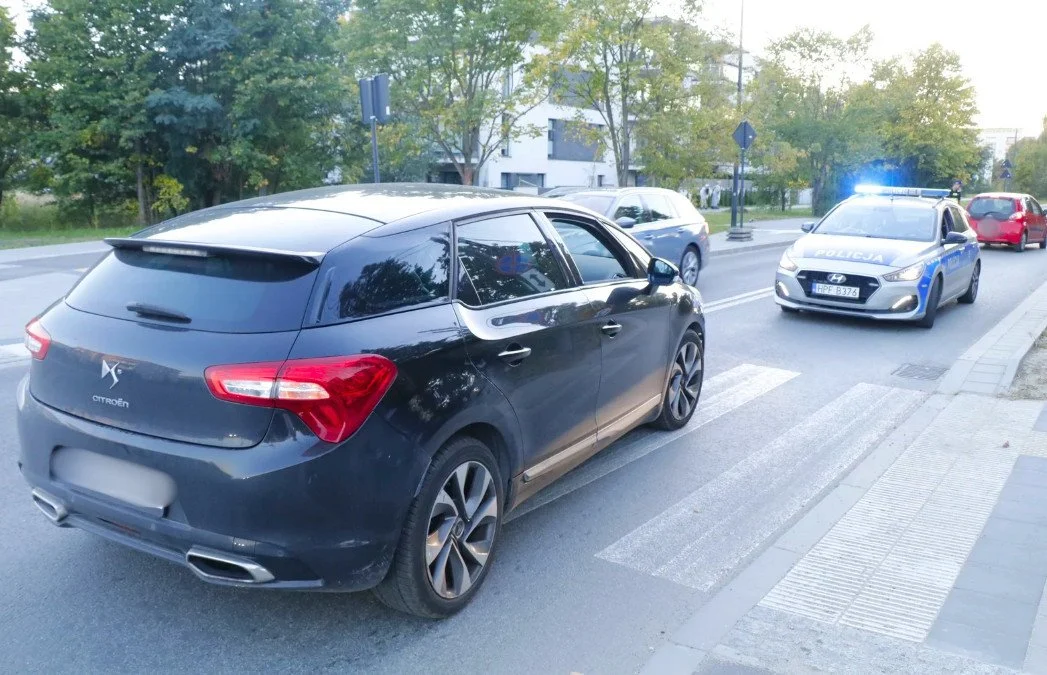 Wypadek na skrzyżowaniu Łokietkówny i Zakładowej na Olechowie. Kobieta potrącona na pasach