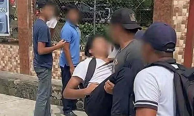 Xả súng tại trường học Philippines, ít nhất ba người chết