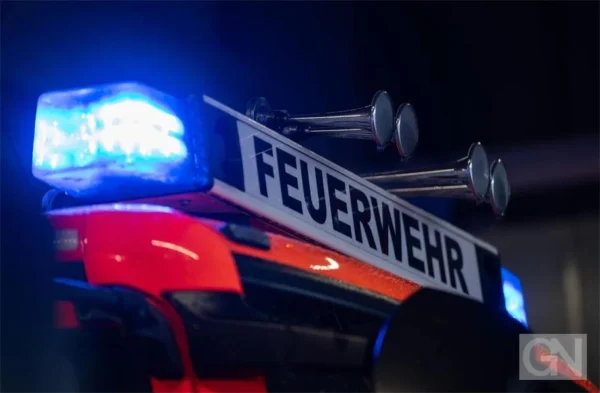 Zwei Verletzte bei Brand - elf Wohnungen unbewohnbar