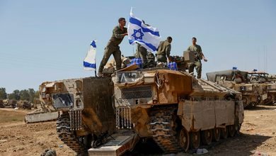 الجيش الاسرائيلي حرق: الجيش الاسرائيلي حرق منازل في حي جبلي في الخيام