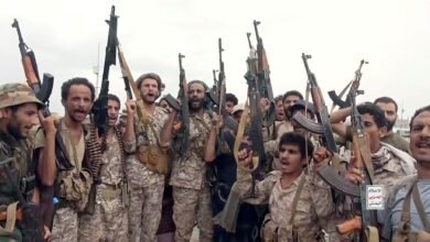 مقاتلون من جماعة أنصار الله خلال مواجهات مع قوات مدعومة من السعودية في تعز، في صورة وزّعها المركز الإعلامي للجماعة بتاريخ 9 سبتمبر/أيلول 2026.