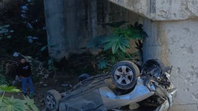 إصابة خمسة أشخاص في انقلاب سيارة عن جسر مدمّر في طيرفلسيه